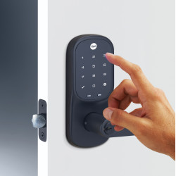YALE ASSURE KEYED LEVER MATT BLACK WITH YALE HOME MODULE 1YR